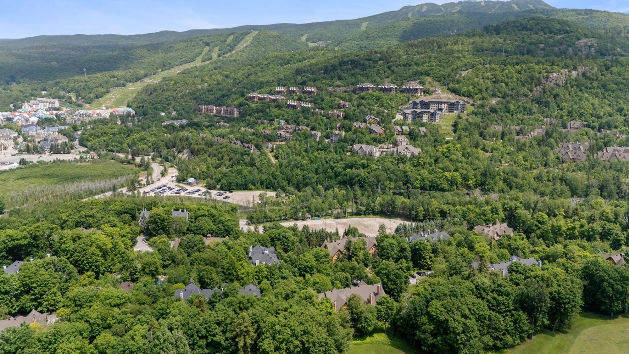 Tremblant Les Eaux - 2 Bedrooms with Pool&Hot Tub Access, near Pedestrian Village - 219-1 Mont-Tremblant Extérieur photo