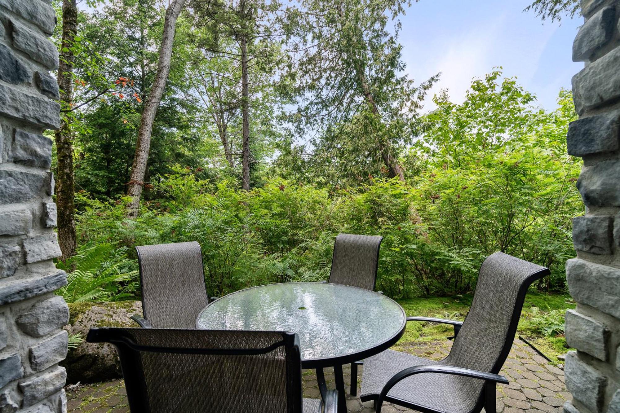 Tremblant Les Eaux - 2 Bedrooms with Pool&Hot Tub Access, near Pedestrian Village - 219-1 Mont-Tremblant Extérieur photo