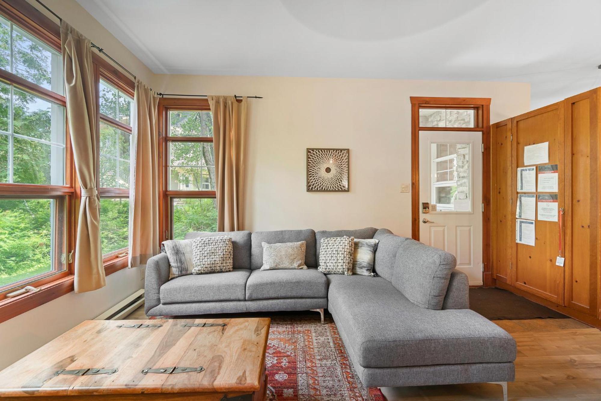 Tremblant Les Eaux - 2 Bedrooms with Pool&Hot Tub Access, near Pedestrian Village - 219-1 Mont-Tremblant Extérieur photo